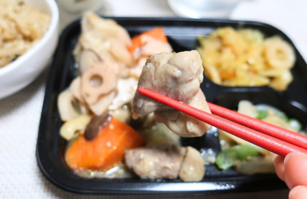 ワタミの宅食ダイレクト筑前煮持ち上げた